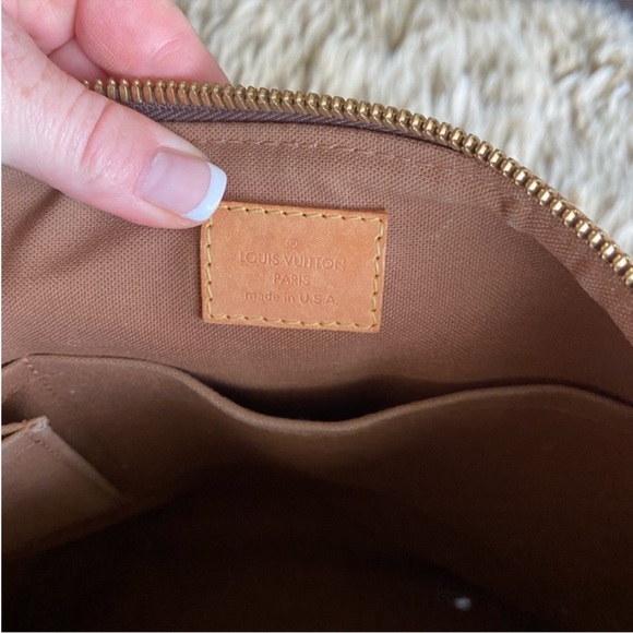 Louis Vuitton Monogram Polermo PM - Picture 9 of 14